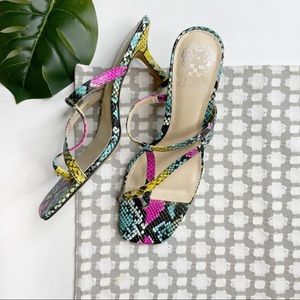 VINCE CAMUTO•multicolored snakeskin kitten heel